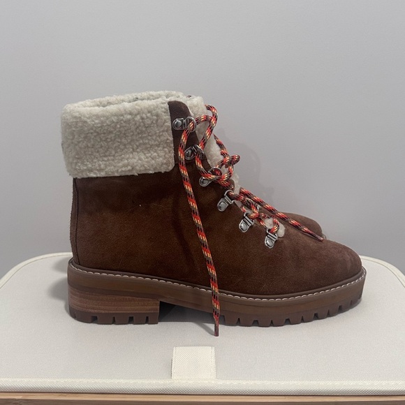 Villa Rouge size 7 winter boots - like new - Picture 2 of 6